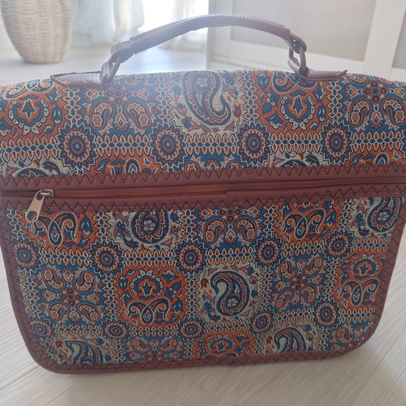 ✨HP✨Cross-body Bag - Picture 3 of 4